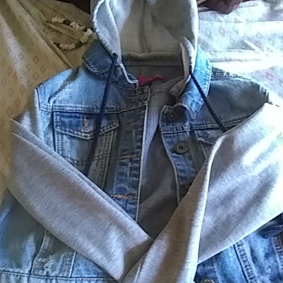 Jean jacket - Picture 2 of 4